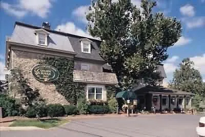 Golden Plough Inn At Peddlers Village
